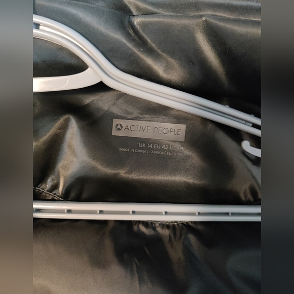 Mountain Warehouse Minus Temperature Primaloft lightweight jacket in black color - Picture 5 of 5